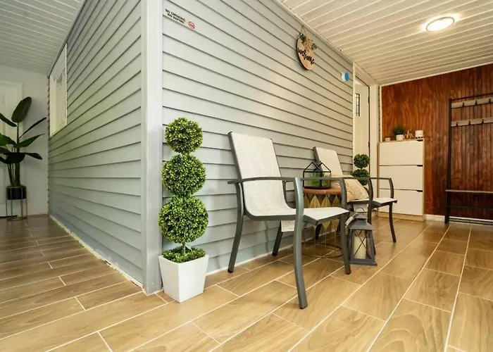 New Renovation Cozy House In Worcester