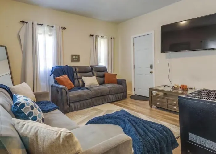 Cozy Adventure Filled Escape Free Parking Apts