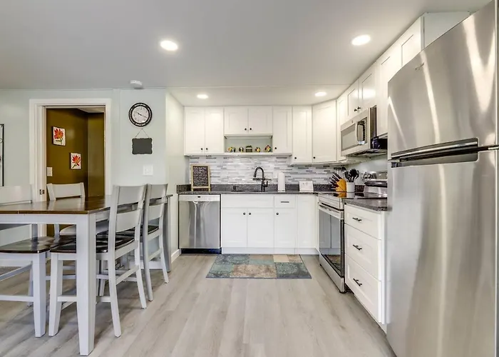 Close To Colleges: Worcester Apt W/ Lake Access!